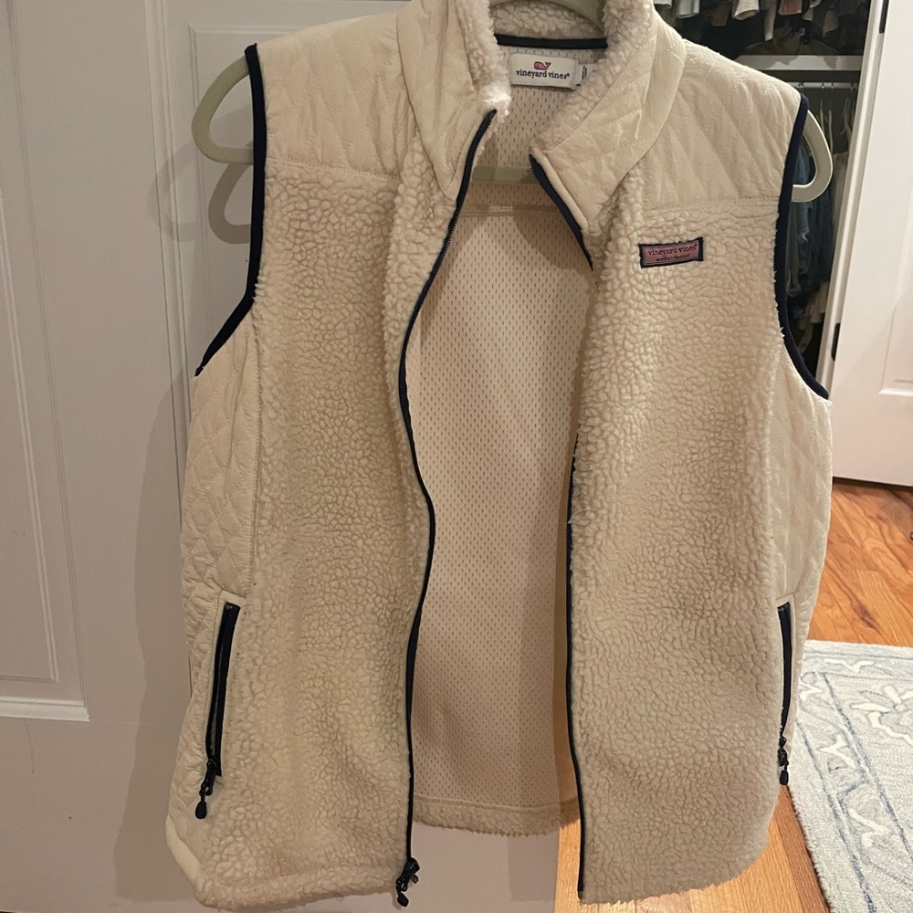 Womans Vineyard vines vest